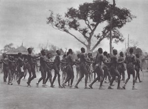 Afrika: Moru-dans (s/h-foto) af Hugo Adolf Bernatzik