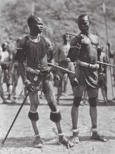 Afrika: Nuba rasledansere (s/h foto) af Hugo Adolf Bernatzik