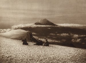 Mexico: Iztaccihuatl med udsigt fra Popocatepetl (s/h-foto) af Hugo Brehme