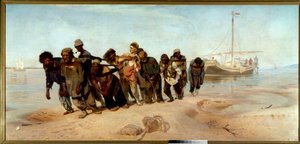 The Boatmen of the Volga En gruppe mænd (halere) tegner en båd fra vandet i Rusland - Maleri af Ilia (Ilya) Repine (1844-1930), olie på lærred