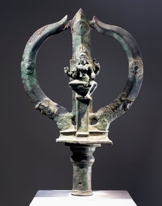 Bronze trefork med figur af Mariyammai, gudinde for kopper båret i processioner under epidemier, indisk civilisation af Indian School