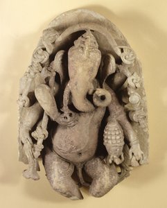 Figur af Ganapati, Chandella-dynastiet (sandsten)