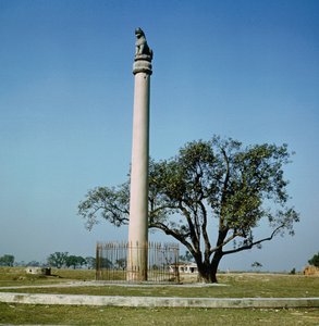 Løvesøjle af kejser Ashoka (ca. 264-223 f.Kr.) af Indian School