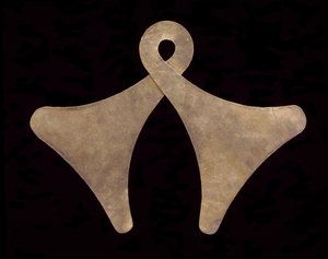 Ornament, Sumba Island-folk (guld) af Indonesian School