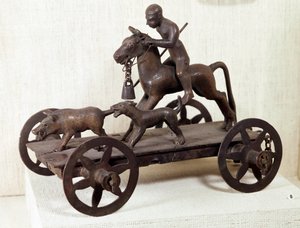 Jernalder: miniature bronze Merida tank, der repræsenterer en vildsvinejagtscene. Fra Merida, Spanien. Svag. 0,12x0,28 m. Saint-Germain-en-Laye, Nationalt Arkæologisk Museum af Iron Age