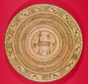 Fad dekoreret med et æsel, fra Iran, Seljuk-perioden, 12.-13. århundrede (keramik) af Islamic School