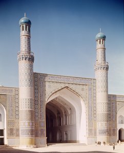Masjid-i Jami eller fredagsmoskeen, grundlagt i 1200, genopbygget i 1498 af Islamic School