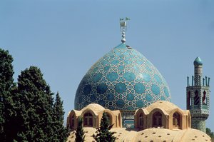 Turkis flisebelagt kuppel af Shah Nematollah Valis mausoleum, bygget mellem 1330-1430 af Islamic School