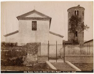 Church of St Mary Major, Ravenna, Emilia-Romagna, Italien, fotografi af Pietro Poppi, Bologna, ca 1900 af Italian Photographer
