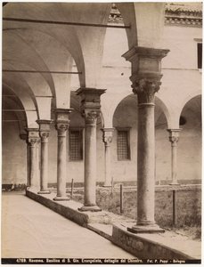 Kloster i Church of St John Evangelist, Ravenna, Emilia-Romagna, Italien, fotografi af Pietro Poppi, Bologna, ca 1900 af Italian Photographer