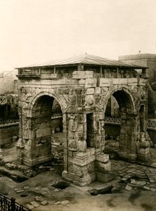 Marcus Aurelius-buen efter restaureringen, Tripoli, Libyen af Italian Photographer