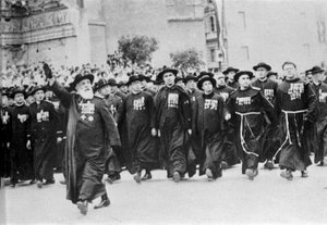 Parade i Rom i 1931, indledt af det kirkelige organ. af Italian Photographer