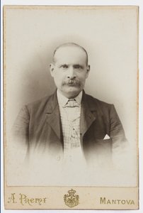 Foto på et postkort, der portrætterer maleren Albano Lugli af Italian Photographer