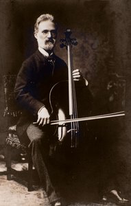 Portræt af Alfredo Piatti (1822-1901), italiensk komponist og cellist af Italian Photographer