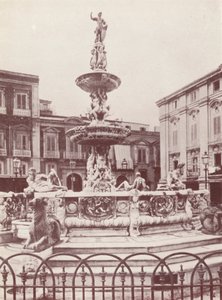 Sicilien: Et springvand i Messina (s/h-foto) af Italian Photographer