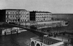 Taranto, Corso due Mari, svingbro (s/h foto) af Italian Photographer