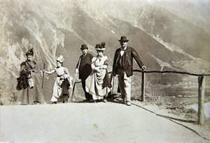 Turister i bjergene, Italien, ca. 1895 (sepia foto) af Italian Photographer