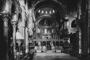 Venedig, S Marco-kirken, interiør (s/h-billede) af Italian Photographer
