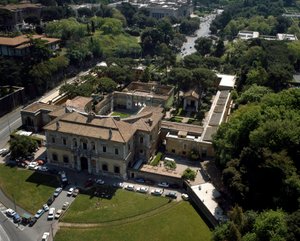 Luftudsigt over Villa Giulia i Rom, Italien af Italian School