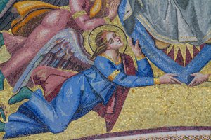 Engel, detalje fra Marias himmelfart til herlighed, mosaik, gavl af central indgang i facaden af Orvieto katedral, Umbrien, Italien af Italian School