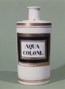 Eau de Cologne flaske, tidligt i det 19. århundrede (keramik) af Italian School