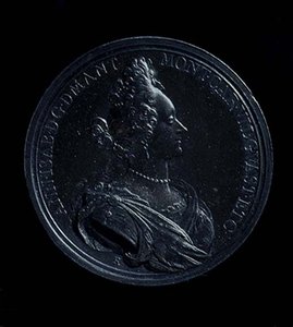 Forside af en portrætmedalje af Anna Isabella af Mantua, præget 1698. Indskrift: ANN-I SAB- D G MANT MONT CAR VIL GVAST ET C (sølv) (for bagside se 119198) af Italian School