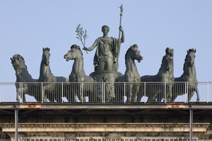 Seks-hestes vogn, detalje af Arch of Peace, Milano, Italien af Italian School