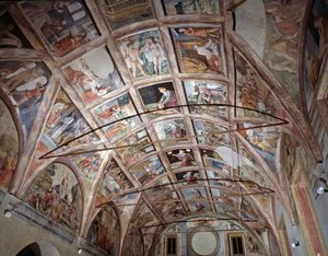 Udsigt over det hvælvede rum dekoreret med fresker af det gamle og det nye testamente af Italian School