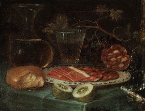 Stilleben med et stykke brød, en glaskaraffel, et vinglas, en tallerken med skinke og skinkepølse, en citron og en kniv med perlemorskaft af Italo-flämischer Maler des 17. Jahrhunderts