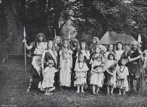 The Sherborne Pageant, en engelsk høvding, stammemænd og familier af J. Benjamin Stone