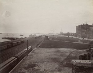 Udsigt syd for Michigan Avenue fra den vestlige side af Illinois Central Railroad spor, Chicago, ca. 1890 af J. W. Taylor