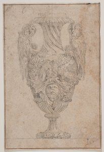 Prydvase med to ugler og et hoved. Kopi efter Pl. 15 i suiten af de i 1746 af Saly tegnede vaser, "Vasa a se inventa..." af Jacques Francois Joseph Saly