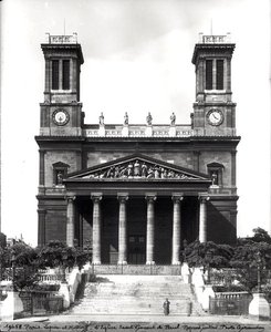 Facade af St. Vincent de Paul-kirken, bygget 1824-44