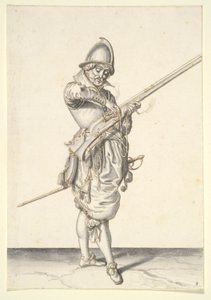 Soldat forbereder sig på at affyre en kalver
