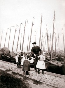 Folk på Marken Island, Holland, 1898 af James Batkin