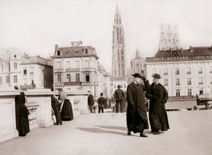 Præster, Antwerpen, 1898. af James Batkin