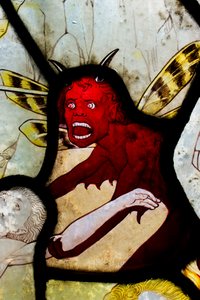 Djævel, farvet glas, Church of St Mary Magdalene, Rowington Close, Paddington, London, c2012 af James O Davies