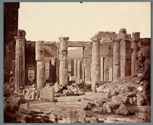 "Interiør af Propylæerne" [Athen. Akropolis - Propylæerne] af James Robertson
