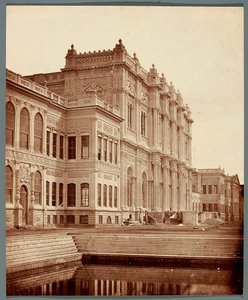 Istanbul. Dolmabahçe-paladset [Dolmabahçe Sarayı] af James Robertson
