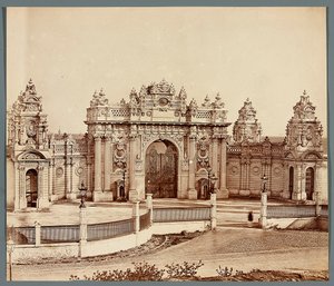 Istanbul. Dolmabahçe-paladset - port af James Robertson