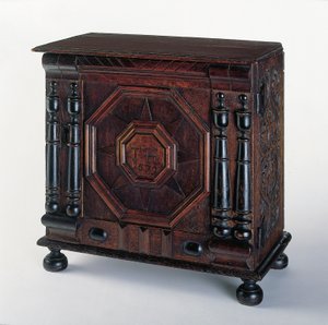 Joseph og Bathsheba-paven udskåret og anvendte værdigenstande-kabinet, Salem, Massachusetts, 1679 af James Symonds