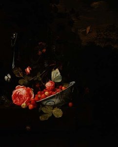 Stilleben af vilde jordbær, en rose og en glasflaske, 1690