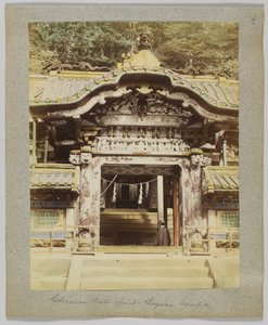 Chinese Gate, Tōshō-gū, Nikko, Japan (håndfarvet sort/hvid foto) af Japanese Photographer