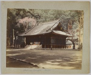 Futa-ara Temple, Nikko, Japan (håndfarvet sort/hvid foto) af Japanese Photographer