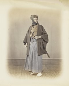 Japansk mand i traditionel kjole (håndfarvet s/h-billede) af Japanese Photographer