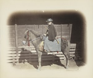 Mand på en hest (håndfarvet sort/hvid foto)