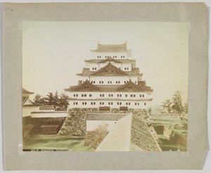Nagoya Castle, Japan (håndfarvet sort/hvid foto) af Japanese Photographer