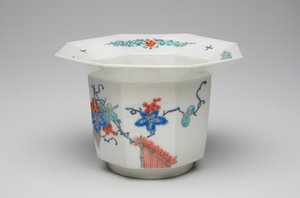 Kop, slutningen af det 17.-begyndelsen af det 18. århundrede (Kakiemon, porcelæn med overglasur emalje) af Japanese School