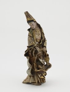 Figur af Kannon, der holder en fisk i en kurv, Meiji-æra (keramik) af Japanese School