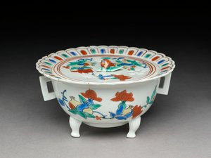 Koro skål med fladt låg, Kakiemon relaterede varer, 1680-1700 (lertøj med emaljeoverglasur) af Japanese School